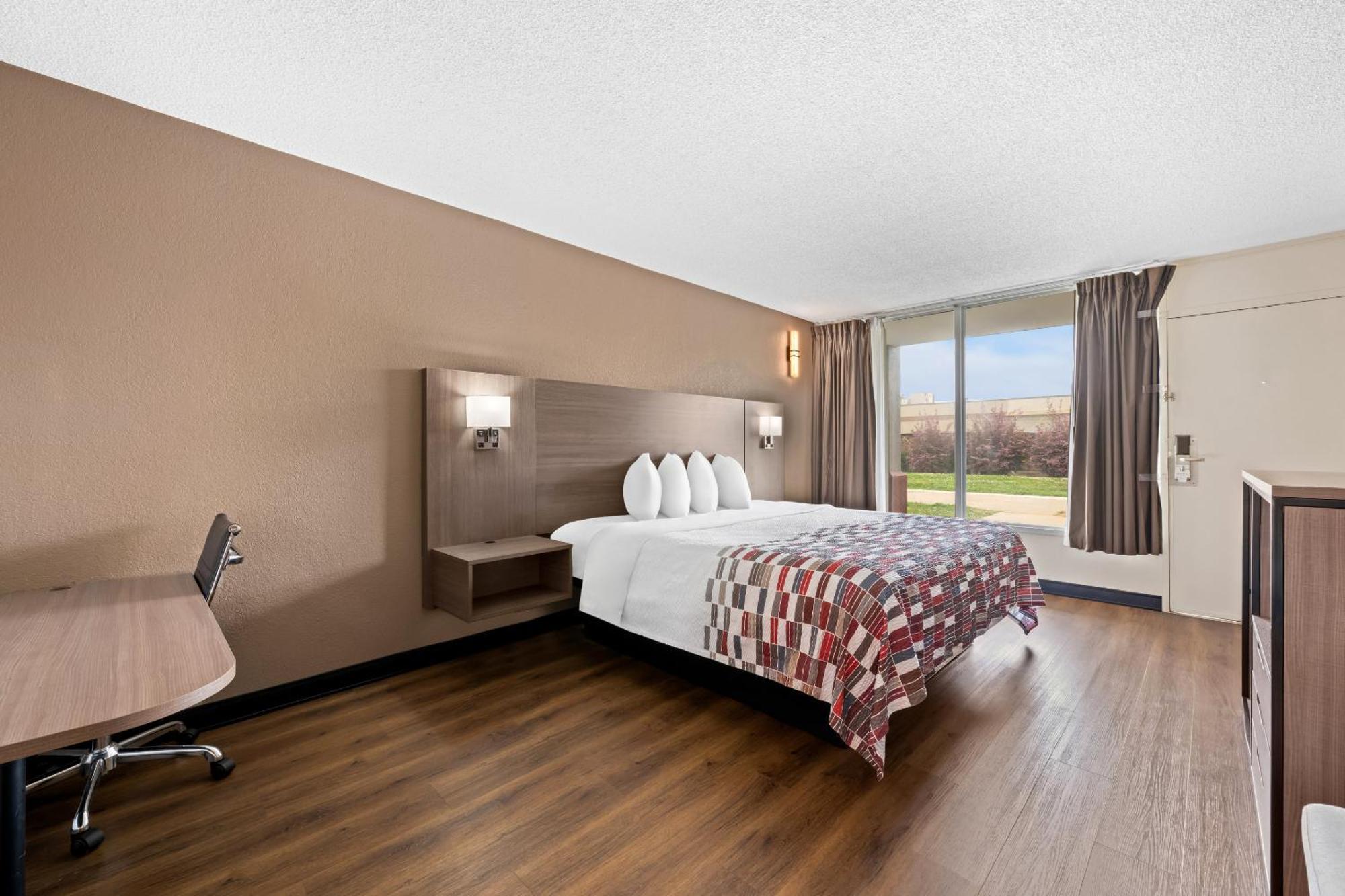 Red Roof Inn Charlotte - Airport Exterior photo