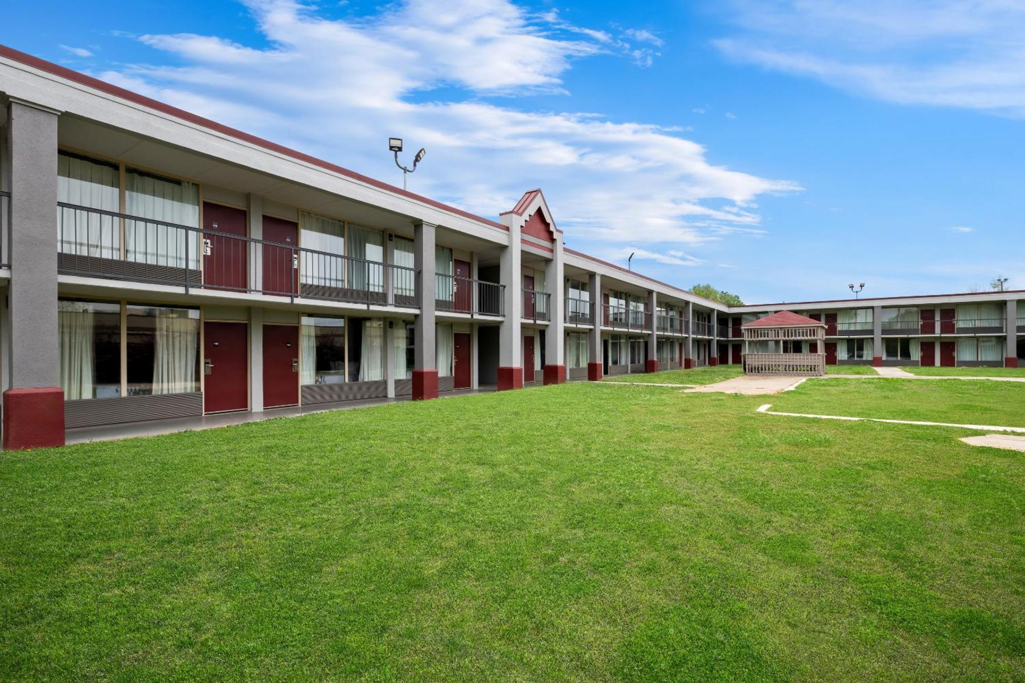 Red Roof Inn Charlotte - Airport Exterior photo
